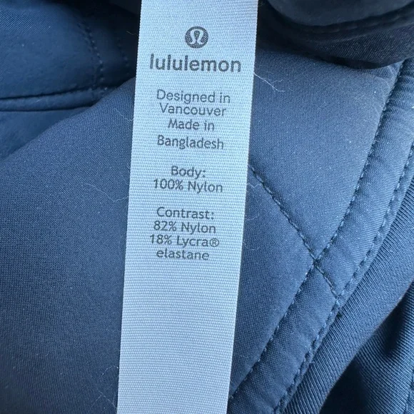 lululemon athletica Navy Puffer Jacket💙 - Picture 3 of 4